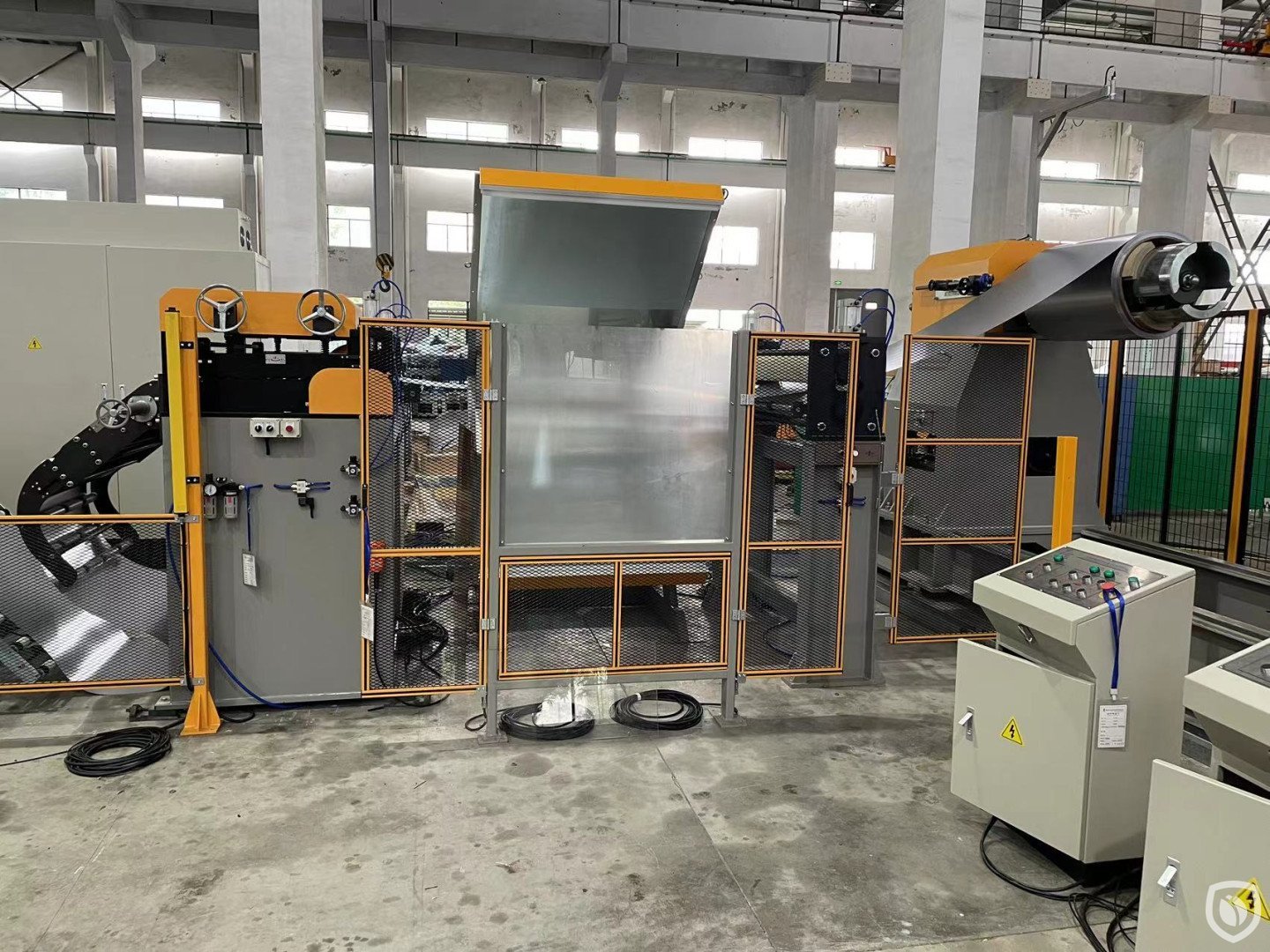 Visual inspection and straightener